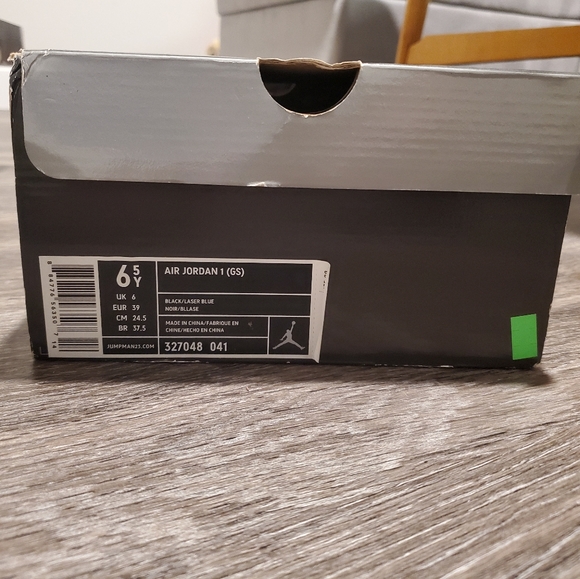 Air Jordan 1 - Picture 3 of 5